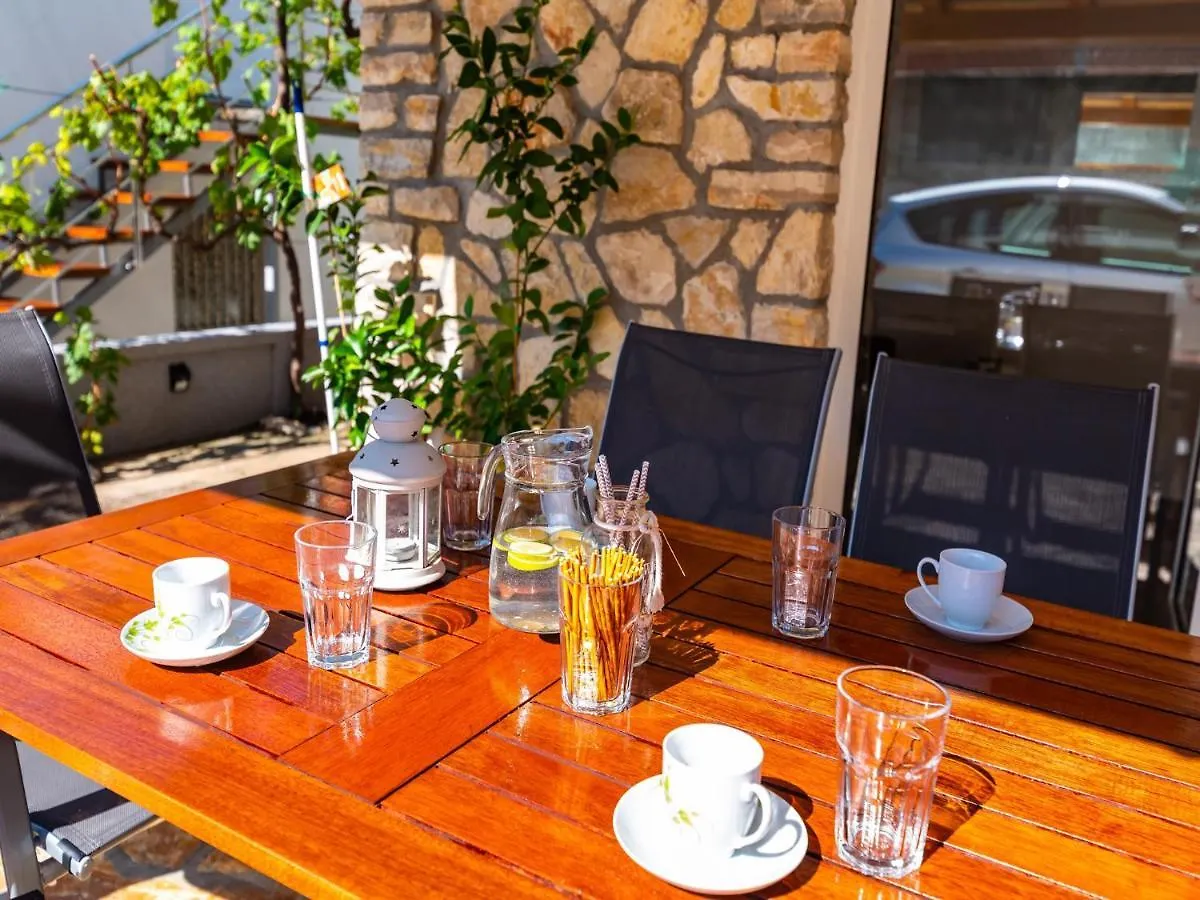 Apartmani Ml Jasenice  Apartment